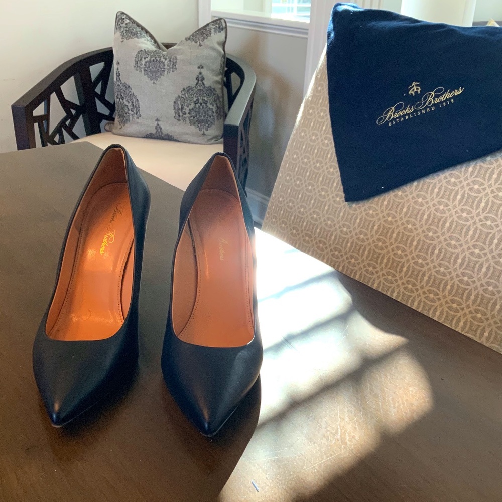 Brooks Brothers Navy Blue Pumps